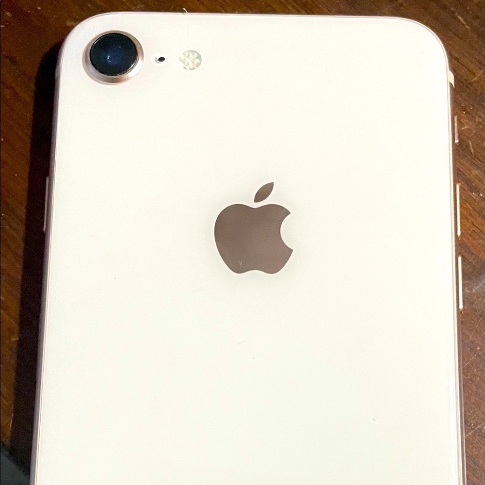 IPhone 8. Verizon. 128gb. Rose Gold in Color